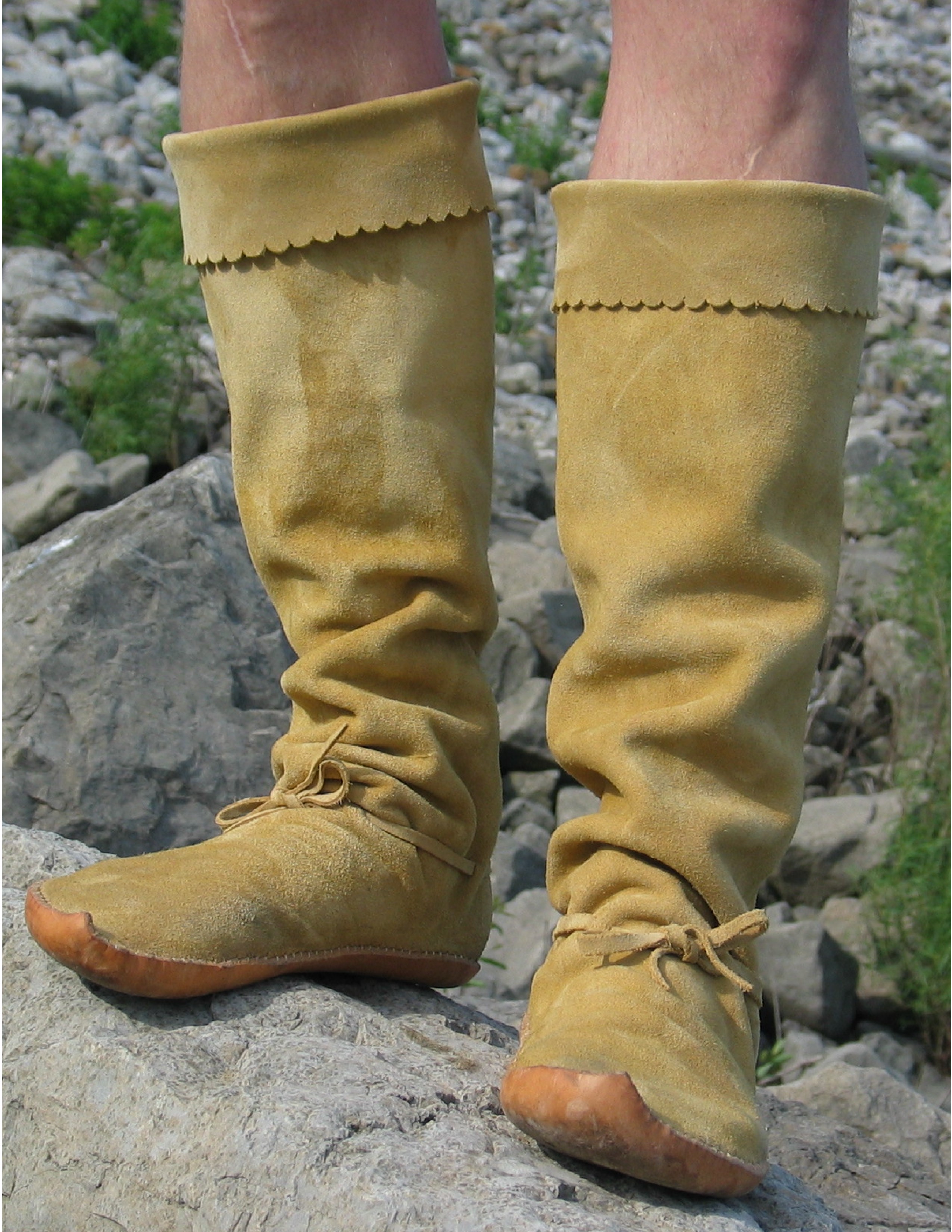 Apache moccasin boots discount