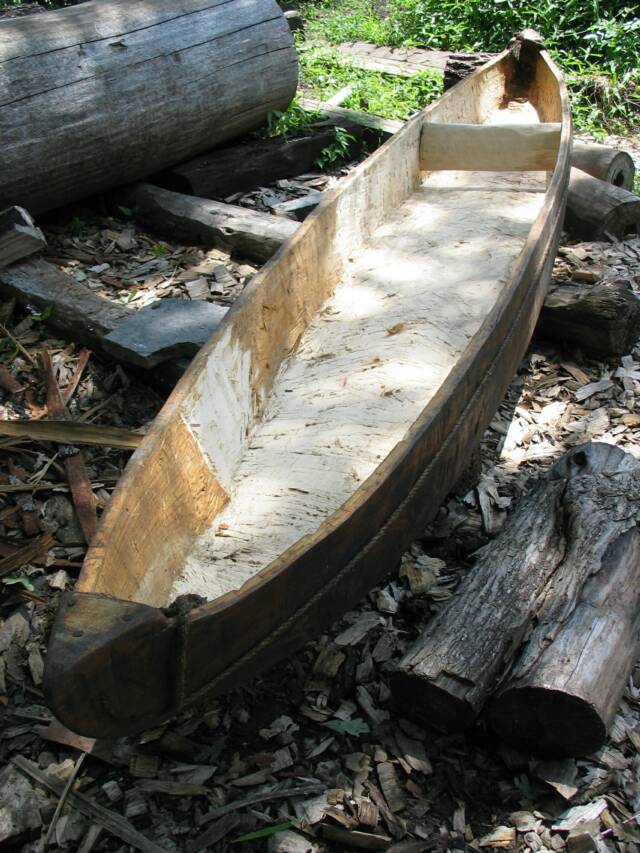 chopping out a dugout canoe bladeforums.com